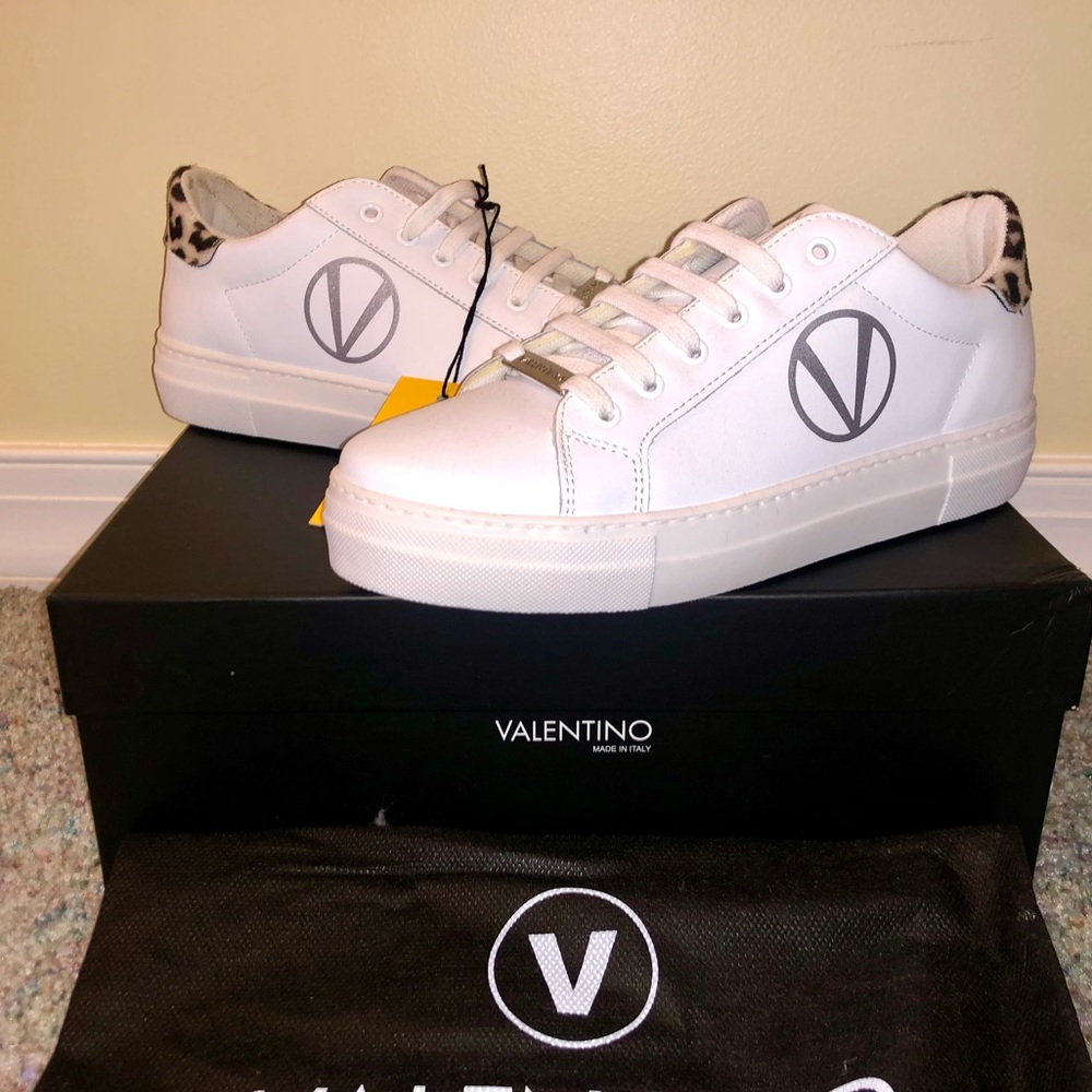 NWT Valentino Petra Animal Print Sneaker. Size 7.5